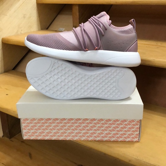 Fabletics Women’s Pismo II Blush Shoes! NWT! - Picture 7 of 7